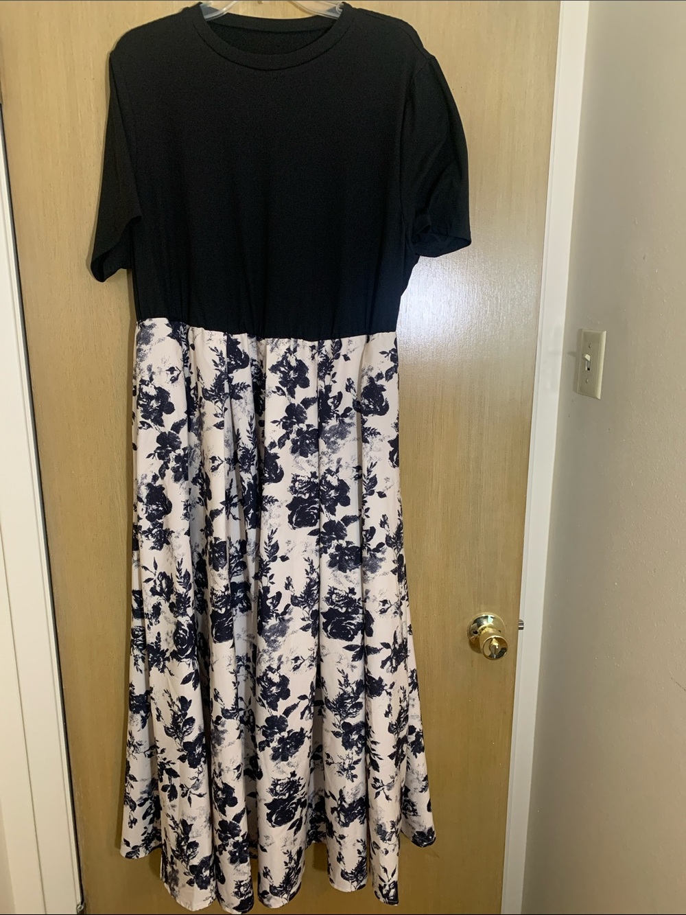 🖤🖤PLUS SIZE 4X BEAUTIFUL Black and White LONG Floral Dress